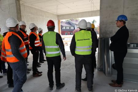 Ogled gradbišča nove Osnovne šole Frana Albrehta in seznanitev s potekom del občinskih svetnikov (14)